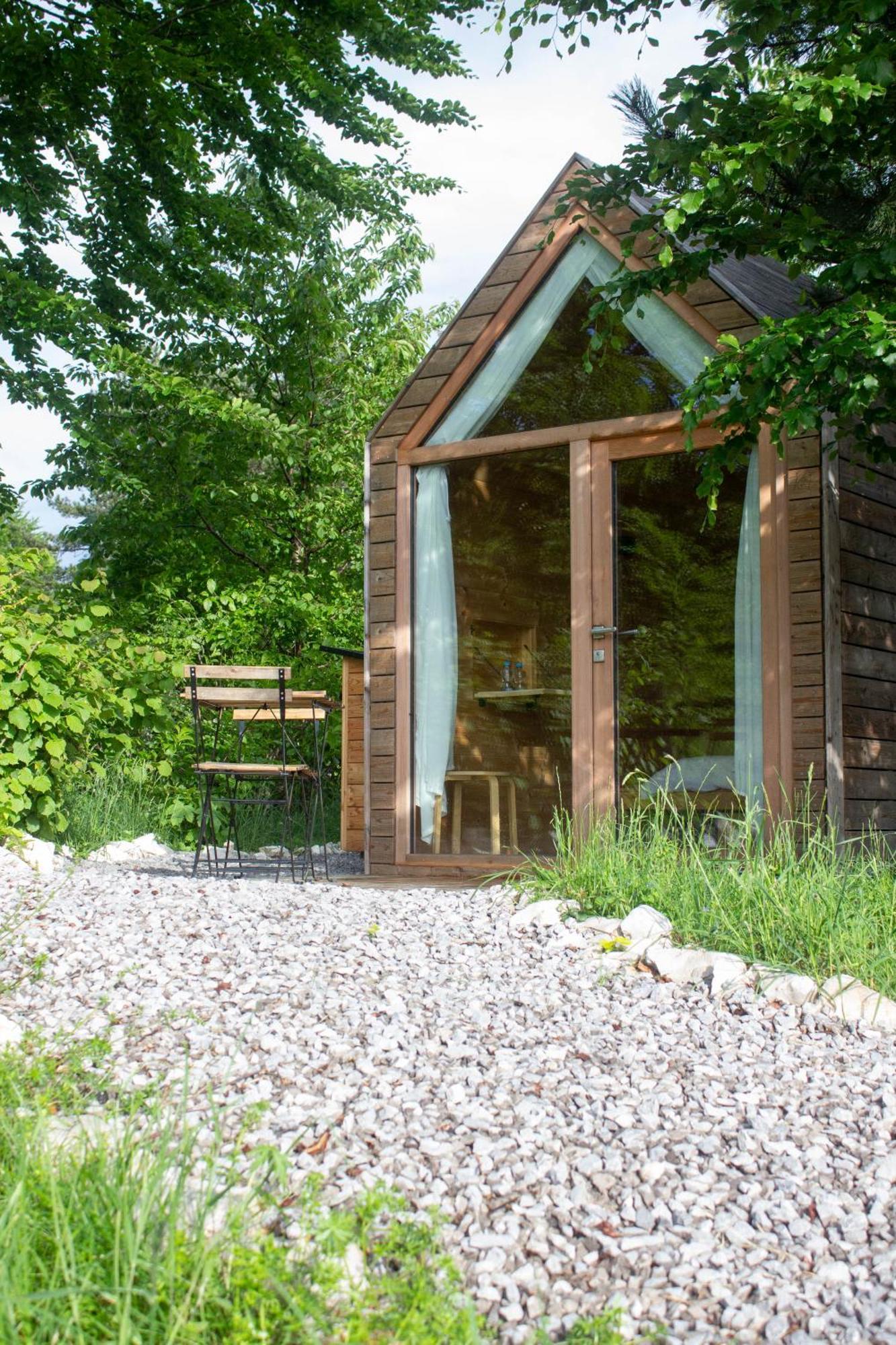 Отель Hiska-Glamping Айдовшчина Экстерьер фото